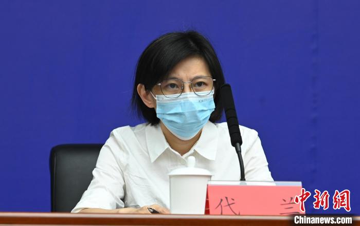 成都市經(jīng)信局總工程師代蘭?！“苍?攝