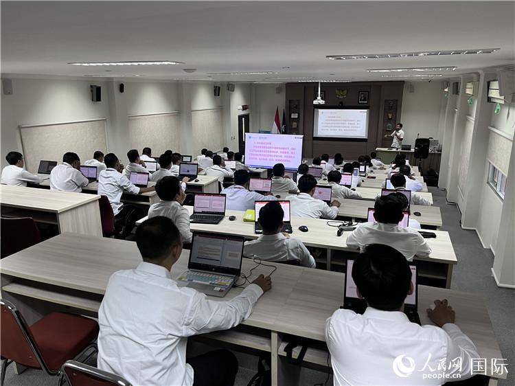 學(xué)習(xí)現(xiàn)場(chǎng)。人民網(wǎng)記者 張杰攝