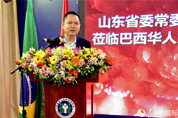 中國(guó)駐里約熱內(nèi)盧總領(lǐng)館副總領(lǐng)事王尉育致辭。人民網(wǎng)記者宋亦然攝