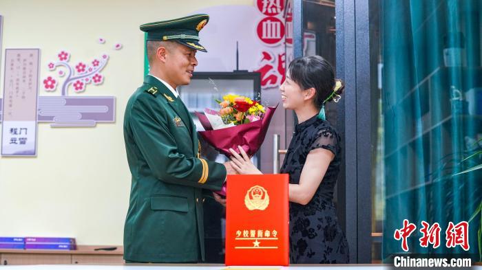 軍功章有你的一半?！堦愑?攝