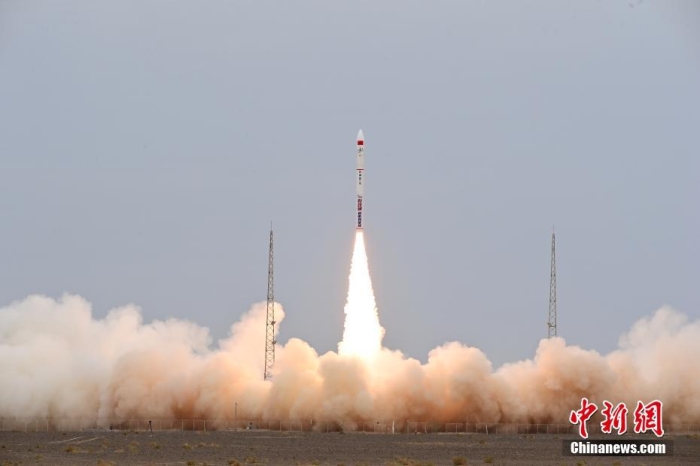 北京時(shí)間2023年8月10日12時(shí)03分，谷神星一號遙七運(yùn)載火箭在我國酒泉衛(wèi)星發(fā)射中心成功發(fā)射升空，將搭載的西光壹號01星等7顆衛(wèi)星順利送入預(yù)定軌道，發(fā)射任務(wù)獲得圓滿成功。此次任務(wù)是谷神星一號運(yùn)載火箭第7次飛行。汪江波 攝
