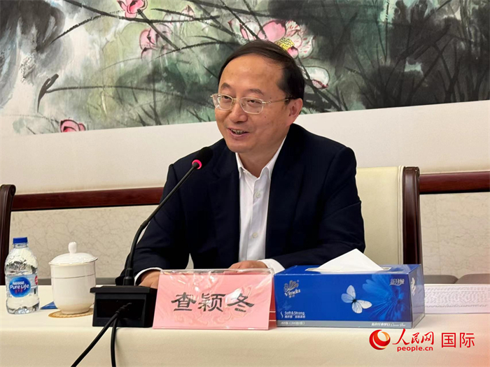 10月31日，蘇州市人民政府副市長查穎冬在第五屆中法文化論壇媒體吹風(fēng)會上講話。（人民網(wǎng) 謝瑩攝）