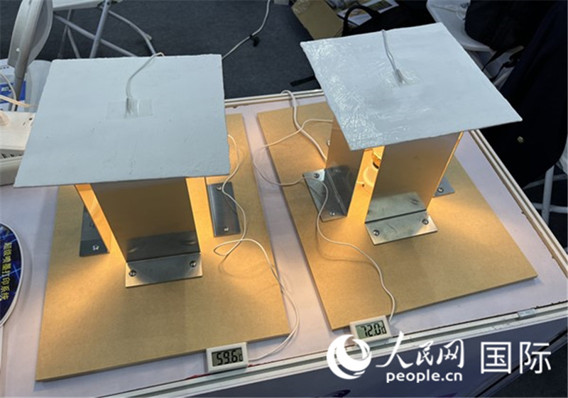 氣凝膠隔熱材料應(yīng)用效果展示。（人民網(wǎng)記者 陳思攝）
