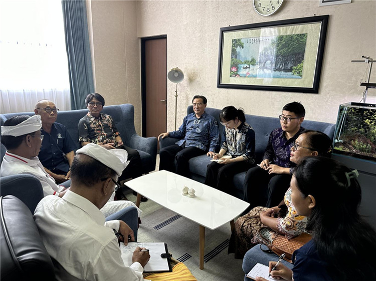 會談現(xiàn)場。巴陵康孔子學院供圖