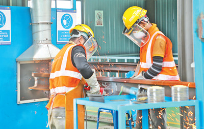 中企承建的馬東鐵項目創(chuàng)造就業(yè)機會超過1.8萬個，合作的當地企業(yè)超過1900家——為促進馬來西亞東西海岸互聯互通貢獻力量（共建“一帶一路”第一現場）