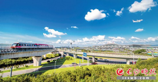 　　根據(jù)《實(shí)施意見》，長沙將建設(shè)聯(lián)通世界的航空樞紐，打造輻射全國的鐵路樞紐，深化綜合交通協(xié)調(diào)機(jī)制。    資料圖片