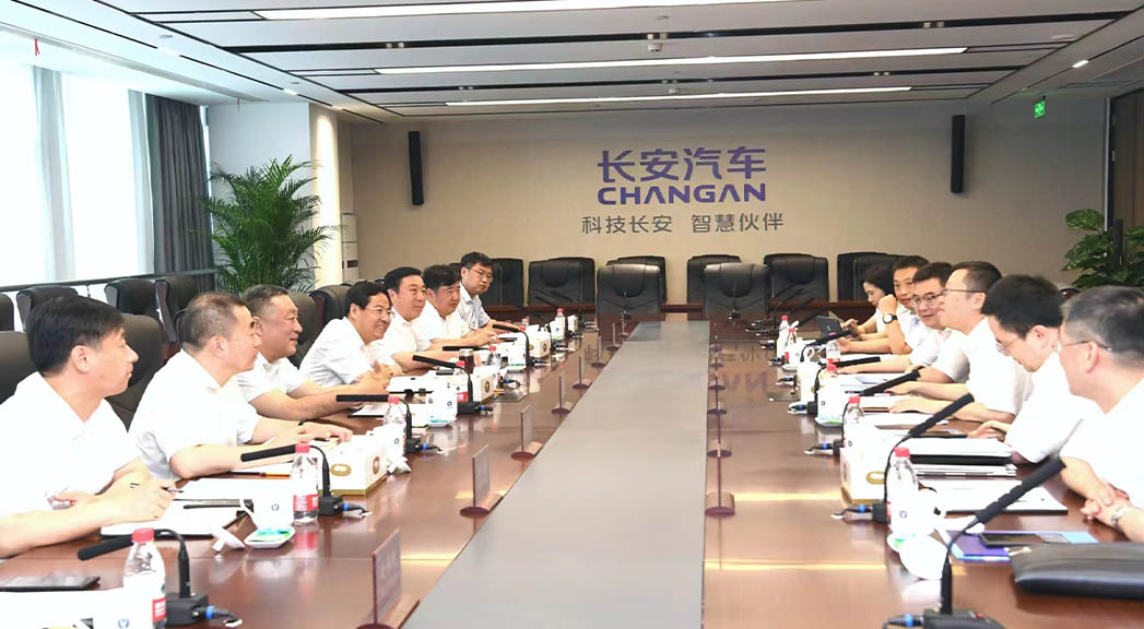 張濤帶隊(duì)赴重慶對(duì)接洽談項(xiàng)目。 白永民攝