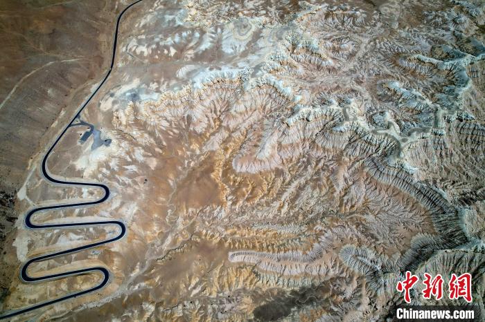 4月5日，西藏阿里札達(dá)土林。(無人機(jī)照片) 李林 攝