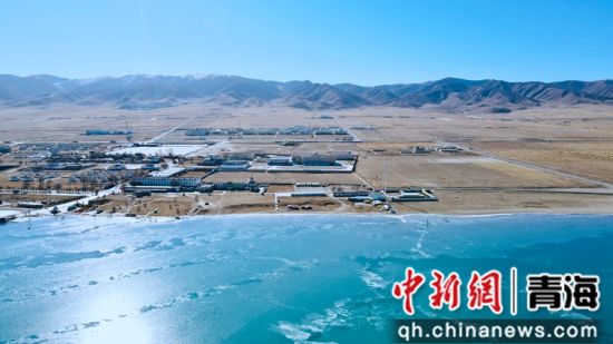 圖為冬日青海湖。李江寧攝