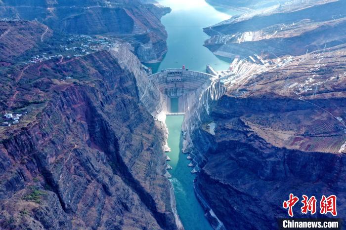 圖為白鶴灘水電站大壩全景圖。　水電四局供圖