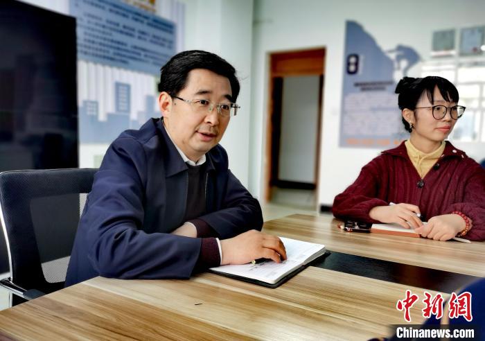 （兩會(huì)聲音）全國政協(xié)委員趙海興：師者為師亦為范，建議設(shè)教師理想信念教育基地