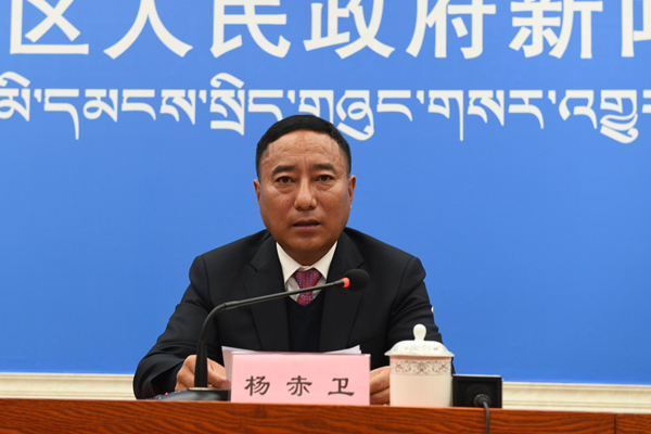 楊赤衛(wèi) 林芝市常委、政府副市長.JPG