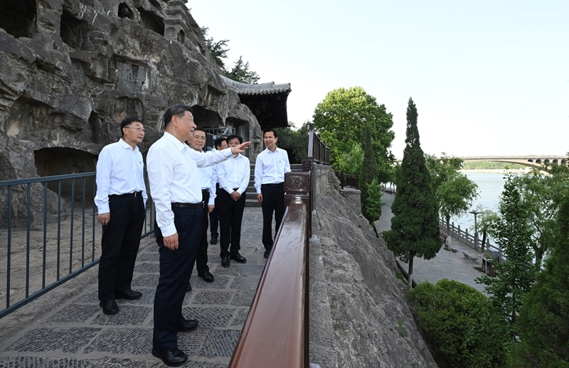 2025年5月19日至20日，中共中央總書記、國家主席、中央軍委主席習近平在河南考察。這是19日下午，習近平在洛陽龍門石窟考察。新華社記者 謝環(huán)馳 攝