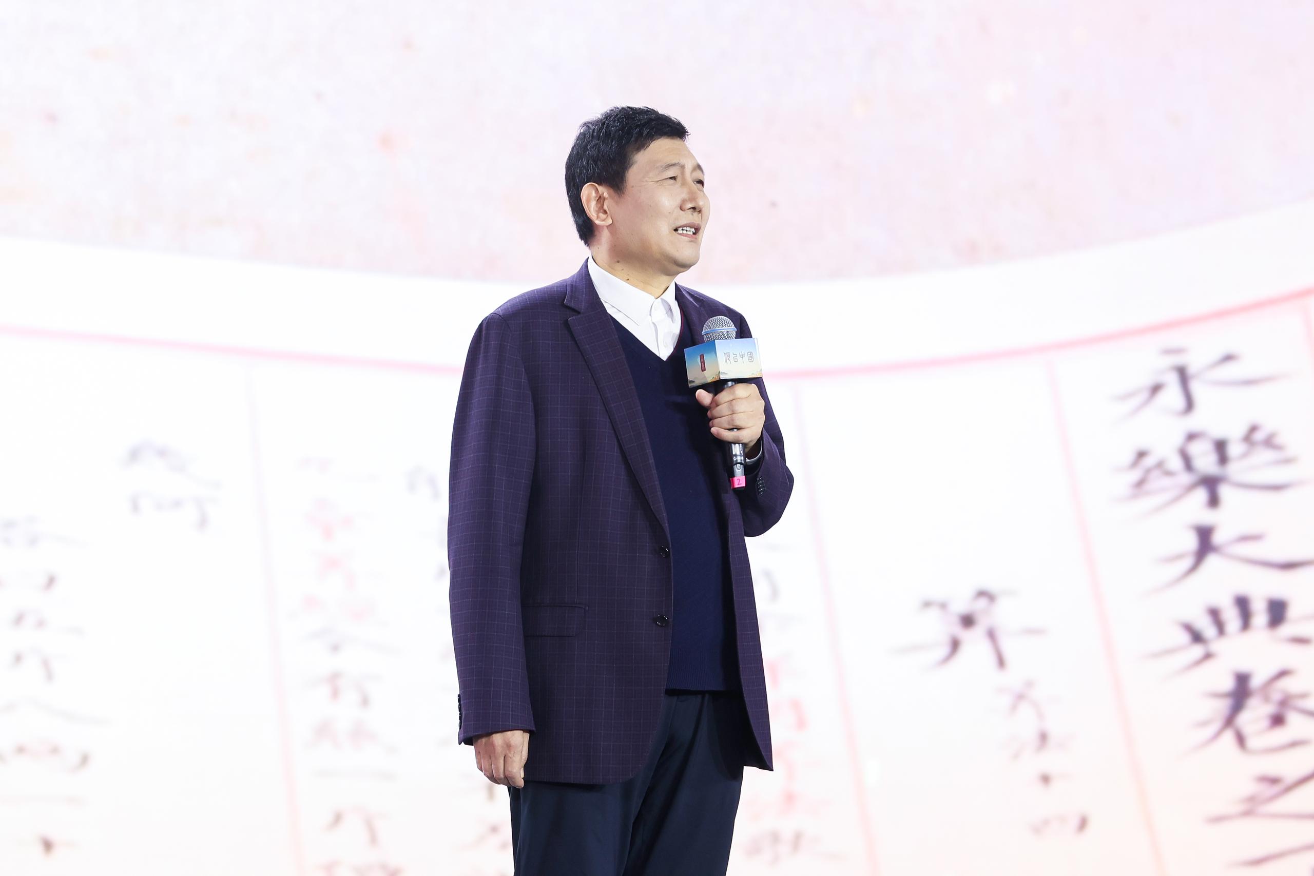 山東大學(xué)文學(xué)院講席教授、《文史哲》主編杜澤遜。人民視頻供圖