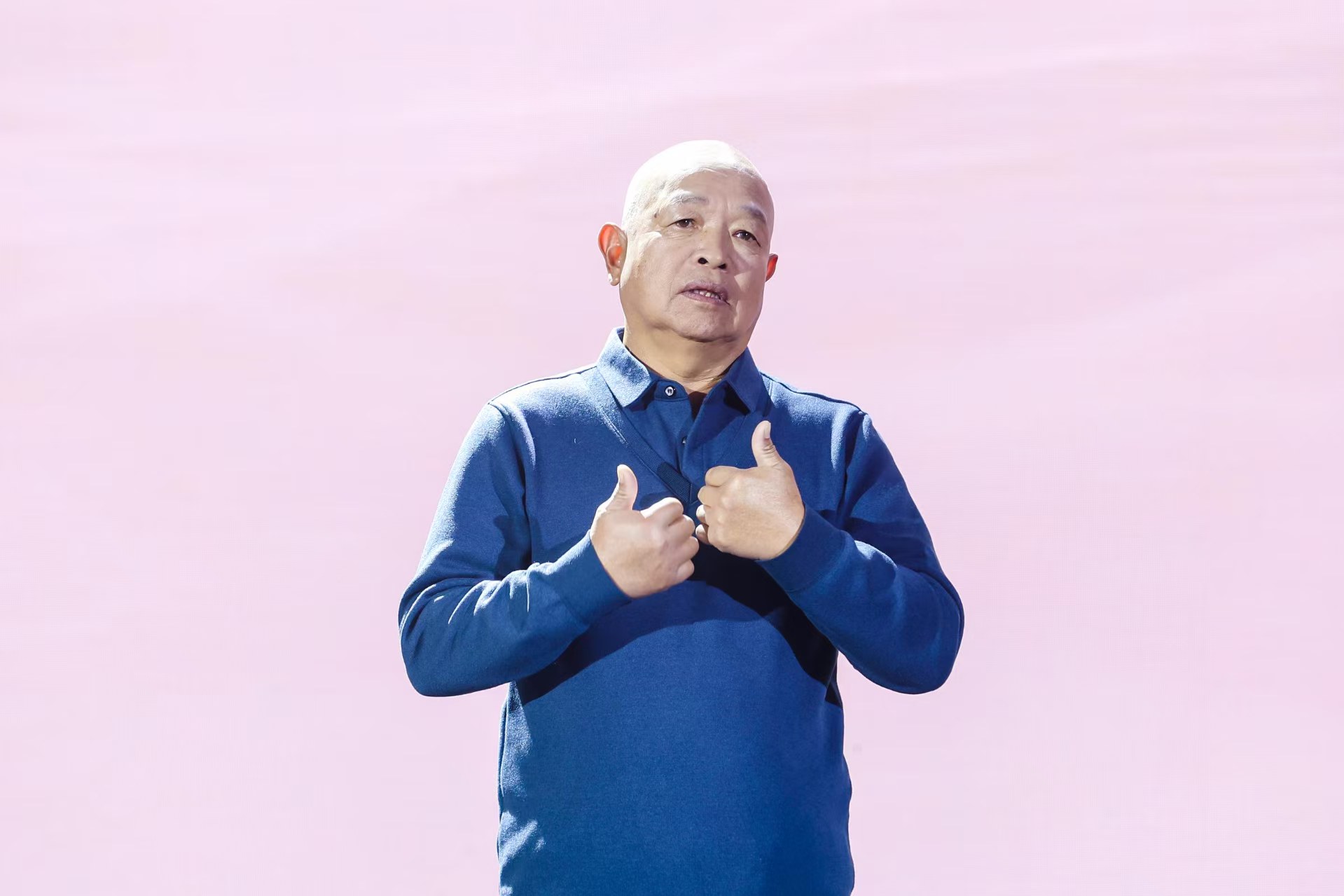“山東好人”、煙臺市無聲洗車場經(jīng)理柳興濤。人民視頻供圖。