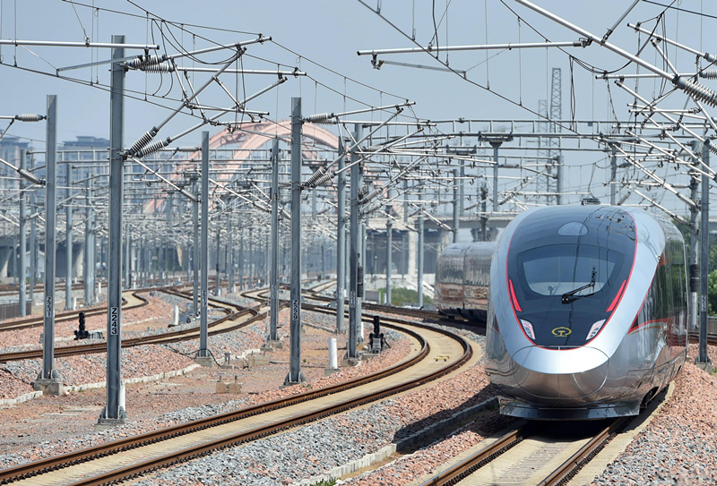 2022年6月20日，濟(jì)鄭高鐵鄭州首發(fā)G9206次列車駛出鄭州東站。