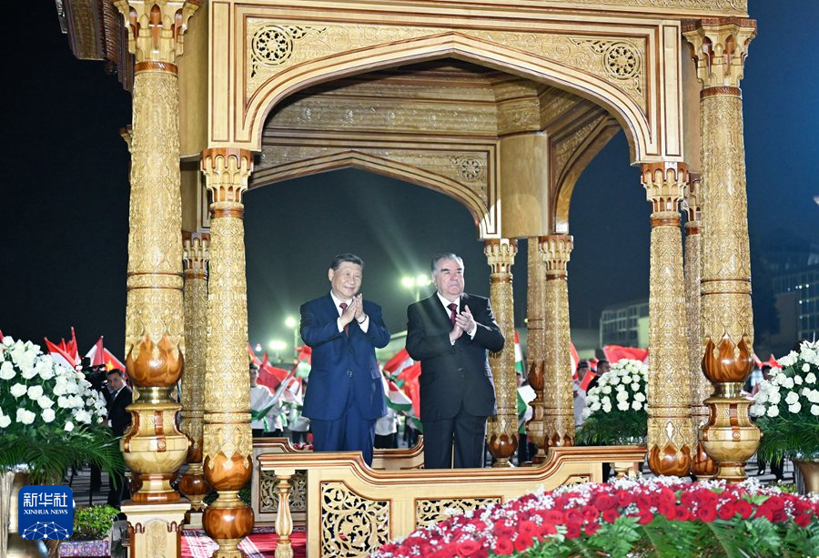 習(xí)近平抵達(dá)杜尚別開始對塔吉克斯坦進行國事訪問