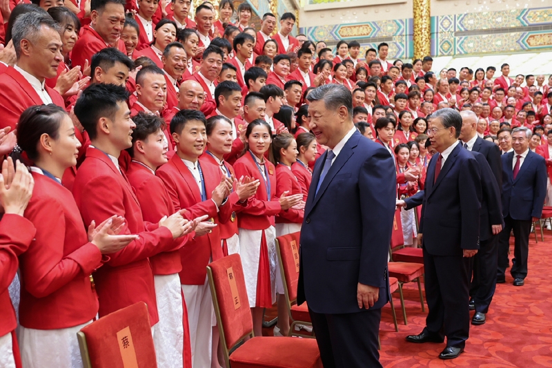 2024年8月20日，習(xí)近平總書記在人民大會(huì)堂接見第33屆夏季奧林匹克運(yùn)動(dòng)會(huì)中國體育代表團(tuán)全體成員。