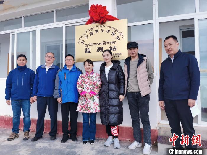 揭牌儀式現(xiàn)場(chǎng)。　張楊 攝