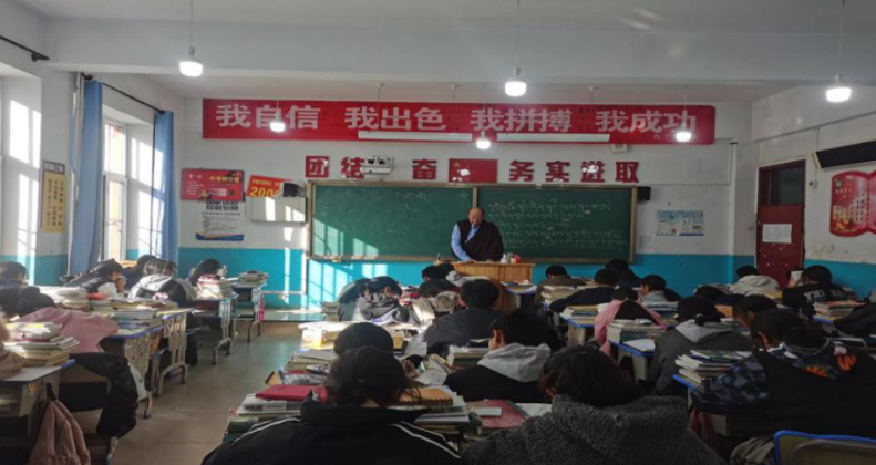 青?，斍撸寒惖剞k班讓孩子享受優(yōu)質(zhì)教育