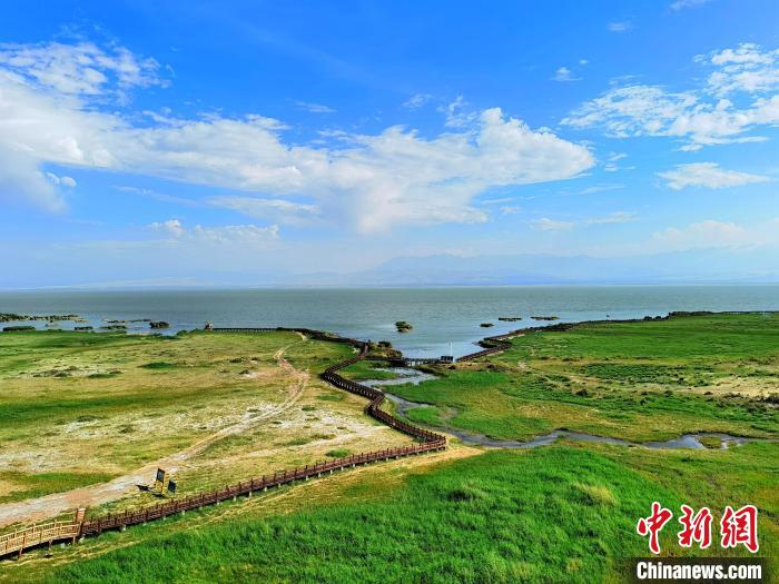 圖為航拍都蘭湖國家濕地公園。　祁增蓓 攝