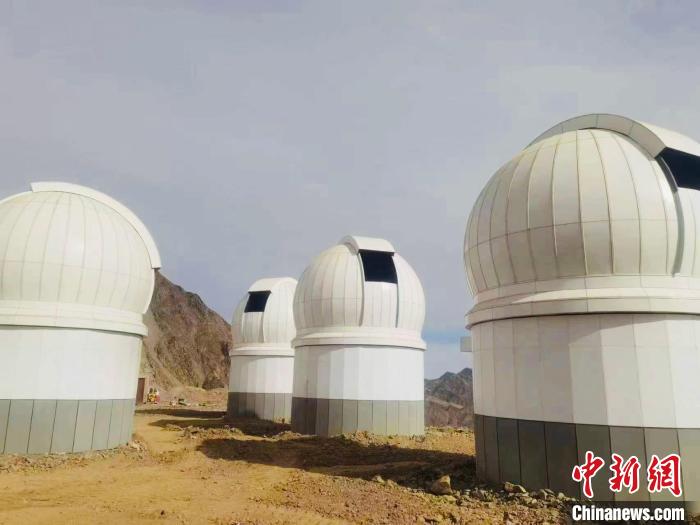 圖為南京大學時域天文臺望遠鏡圓頂安裝完畢?！±浜苿?chuàng)園區(qū)管委會 供圖