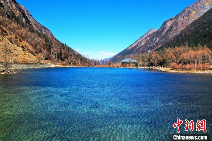 畢棚溝景區(qū)風(fēng)光?！“苍?攝