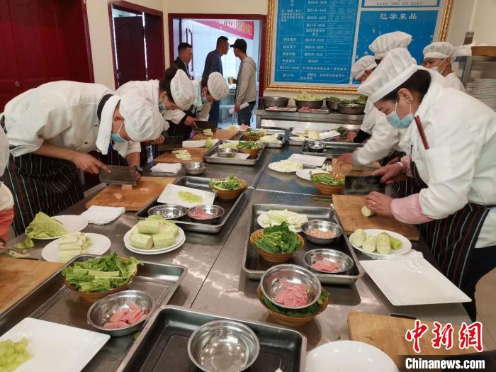 拉薩聚焦高校畢業(yè)生、農(nóng)牧民就業(yè)任務指標均超額完成