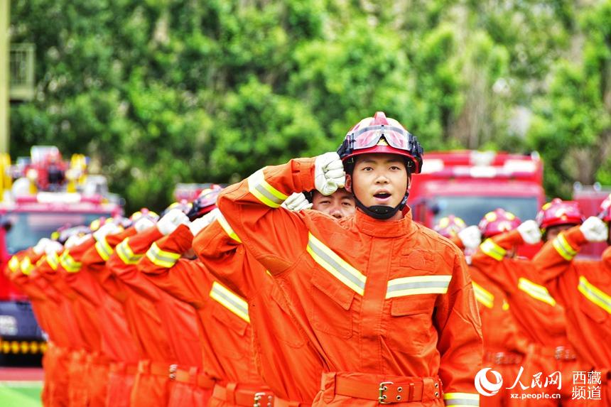 誓師大會現(xiàn)場。人民網(wǎng) 李海霞 攝