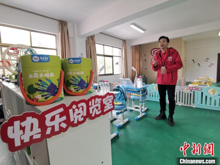 拉薩市堆龍德慶區(qū)幫普村的“心路文化空間”設(shè)有舒適的閱覽室。　趙延 攝