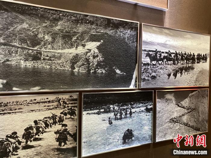 紅樓內(nèi)展廳，圖為昌都戰(zhàn)役中的人民解放軍。彭寧鈴 攝