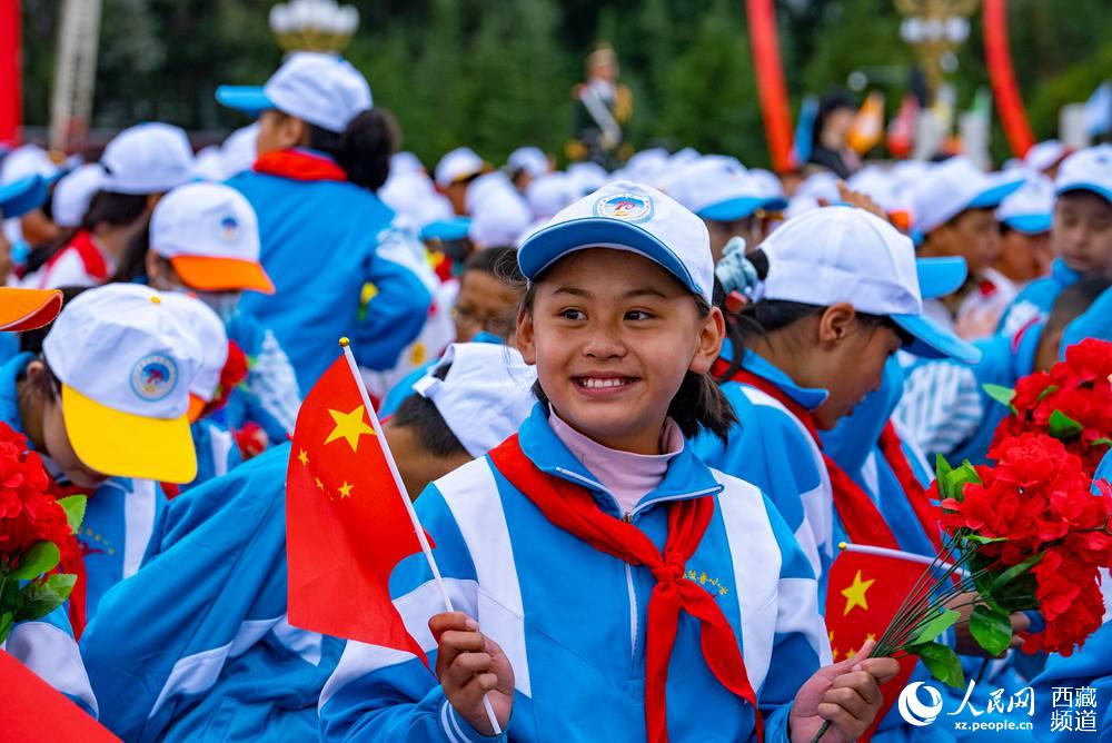 8月19日10時，慶祝西藏和平解放70周年大會在拉薩市布達拉宮廣場隆重舉行。徐馭堯 攝
