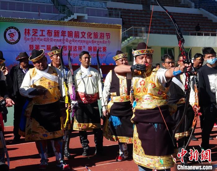圖為響箭比賽現(xiàn)場?！∪轿木?攝