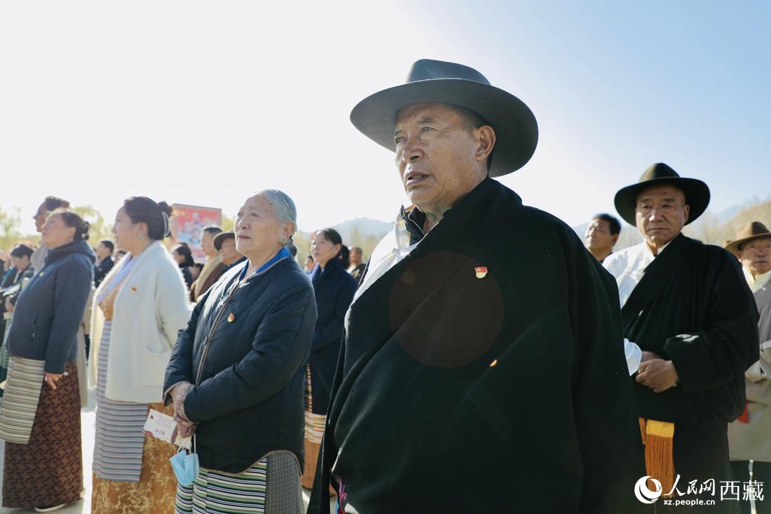 升旗儀式現(xiàn)場。人民網(wǎng) 次仁羅布攝