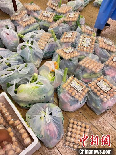 西藏格拉丹東超市疫情期間全力保障市場供應?！∈茉L者供圖