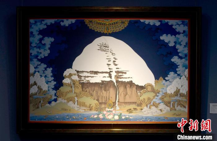 圖為5月16日，展覽中新創(chuàng)唐卡作品《岡底斯山》?！±盍?攝