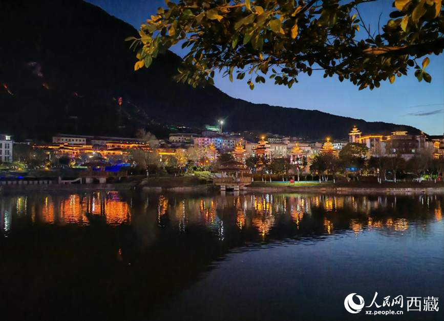 墨脫縣夜景。人民網(wǎng) 李海霞攝