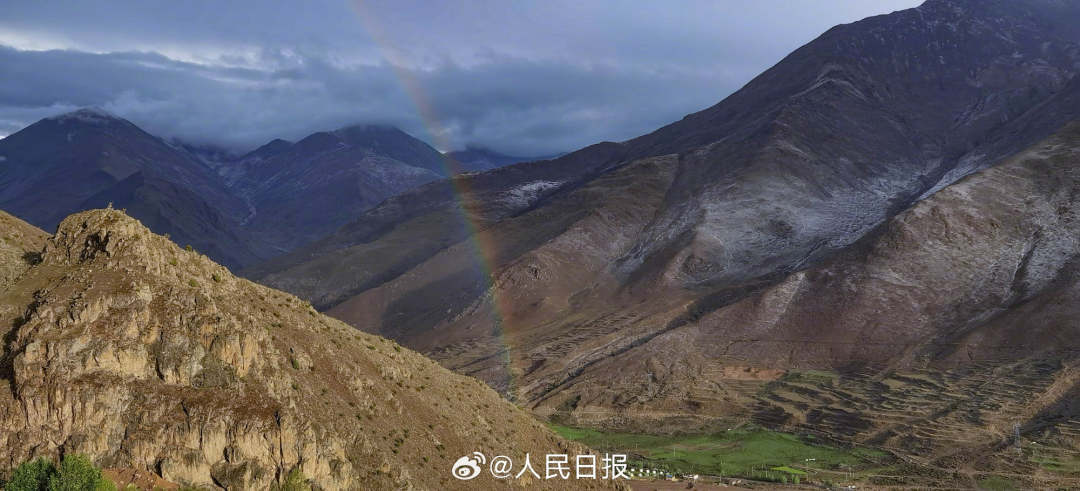 接好運(yùn)！青藏高原現(xiàn)巨大彩虹橋