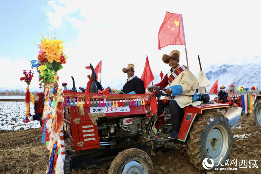 拉薩市墨竹工卡縣唐加鄉(xiāng)莫沖村的春耕儀式現(xiàn)場。人民網(wǎng) 次仁羅布攝